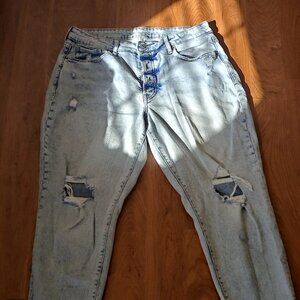 Old Navy Women's Curvy OG Straight Light Wash Distressed Jeans! (size 14)